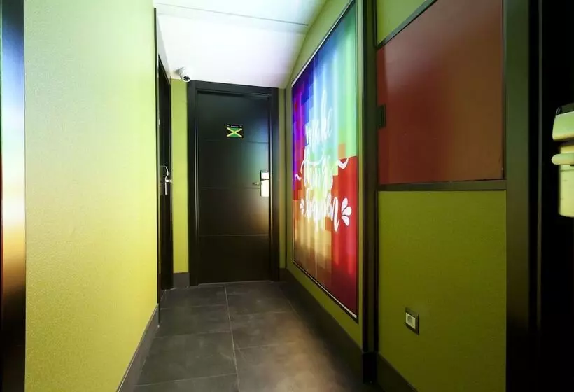 مسافرخانه Jc Rooms Chueca