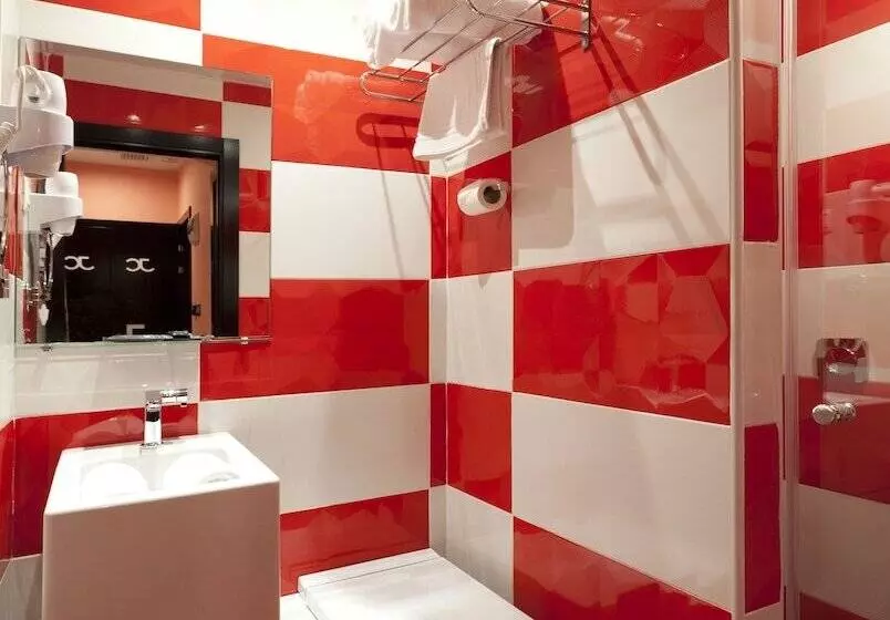 مسافرخانه Jc Rooms Chueca