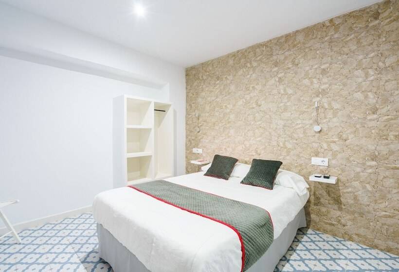 فندق فئة نجمة واحدة Pensión Riad Mediterraneo