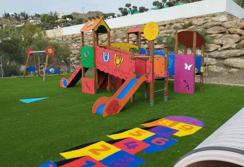 ホテル Centro Vacacional Macenas