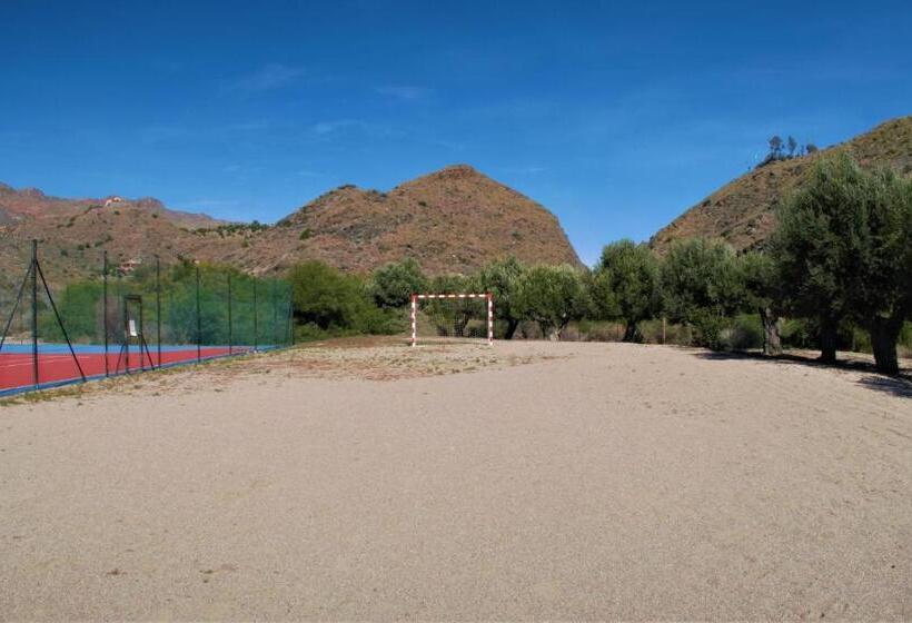 Отель Centro Vacacional Macenas