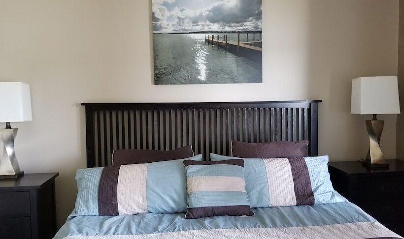 בית מלון כפרי The Point Resort