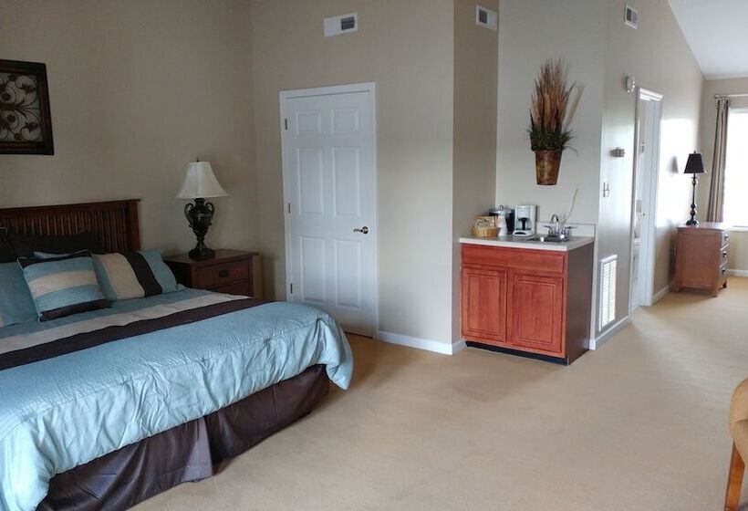 בית מלון כפרי The Point Resort