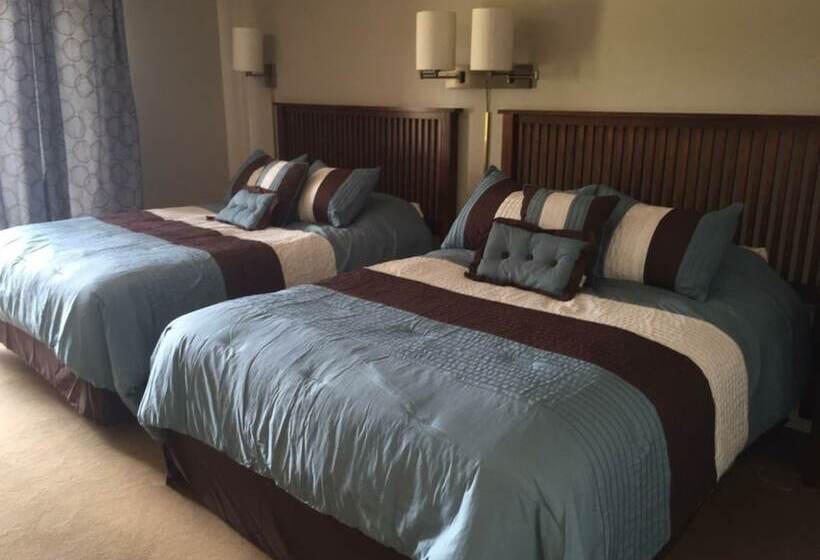 בית מלון כפרי The Point Resort