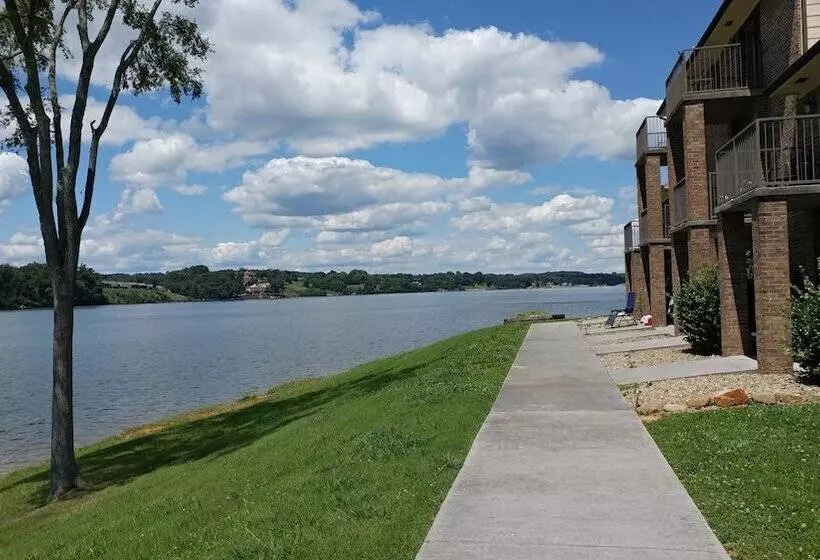 Hotelli The Point Resort