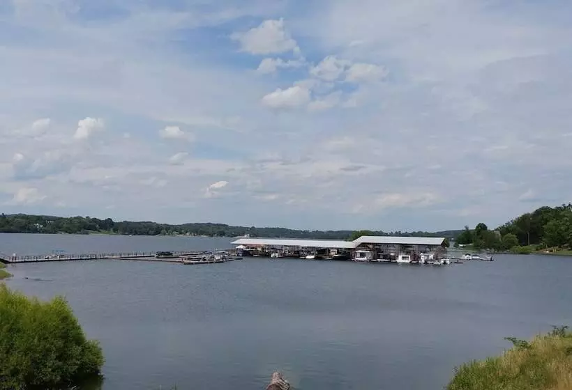 Hotelli The Point Resort