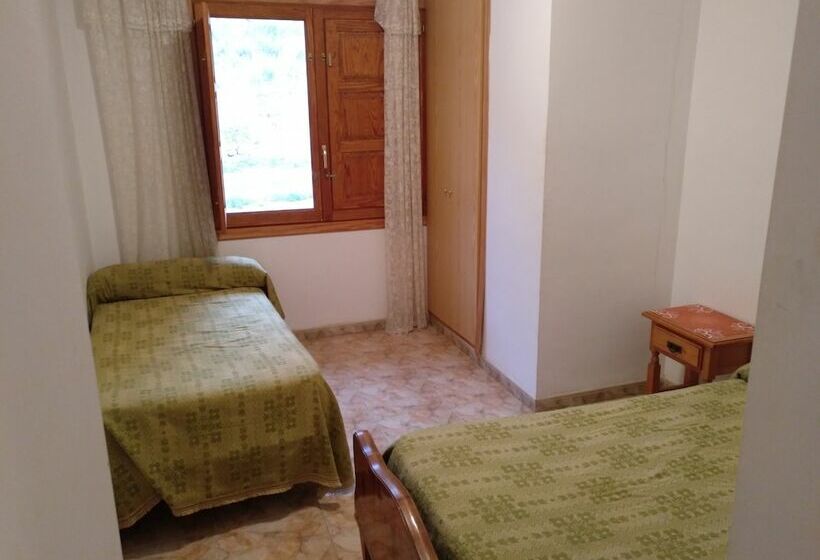 膳宿费 Barranc Del Minyo