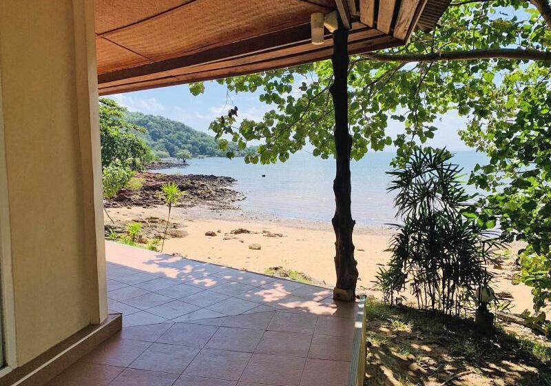 Отель Banyan Bay Villas