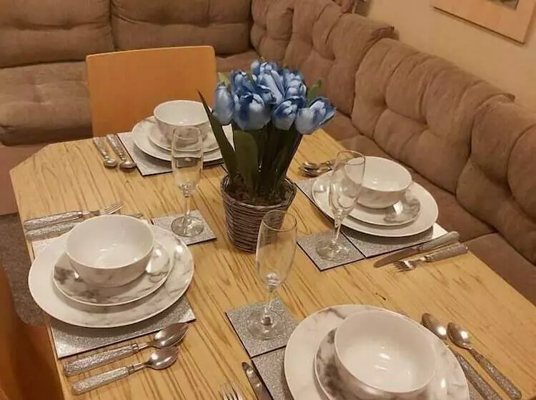 ホテル Homely Holidays