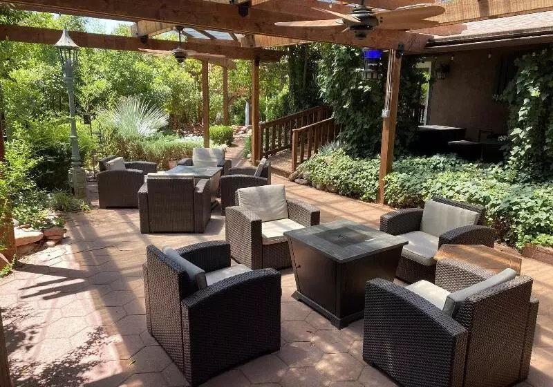 Hotelli Lantern Light Inn   Romantic Getaway