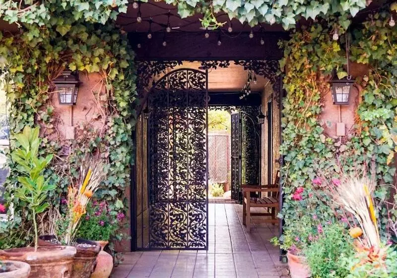 Hotelli Lantern Light Inn   Romantic Getaway