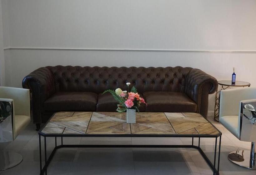 هتل Marquise Boutique