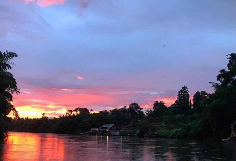 בית מלון כפרי The Green House Kanchanaburi
