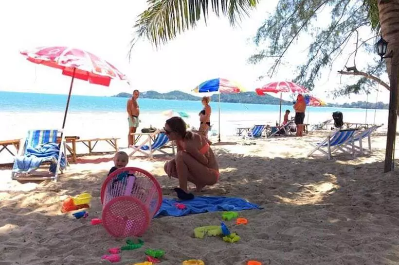 Hotelli Tonaor On The Beach Resort&restaurant