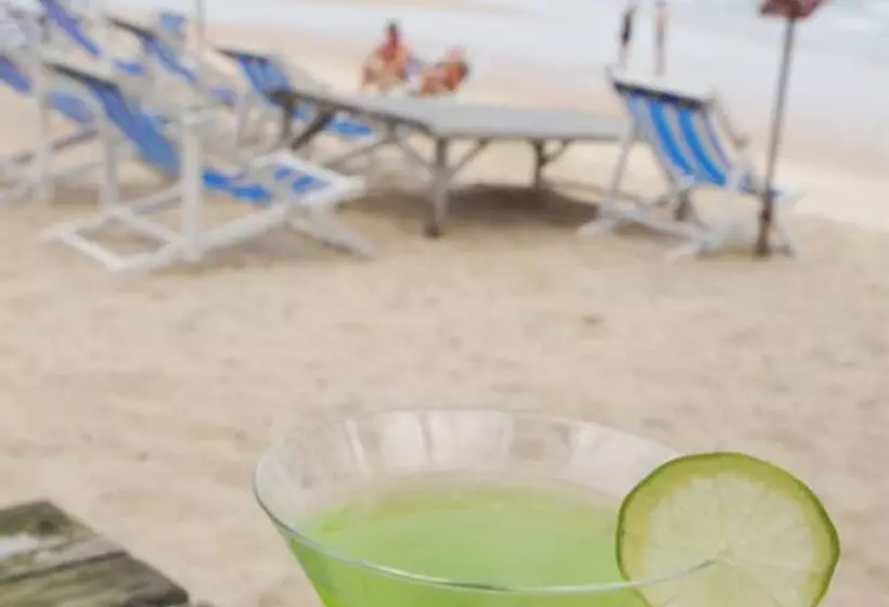 Hotelli Tonaor On The Beach Resort&restaurant