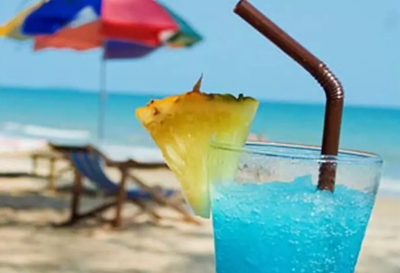 Hotelli Tonaor On The Beach Resort&restaurant