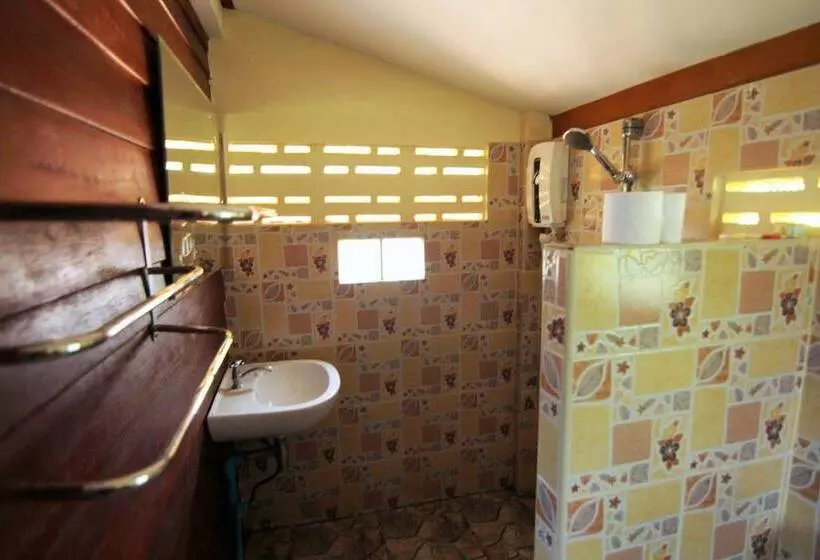 Hotelli Tonaor On The Beach Resort&restaurant