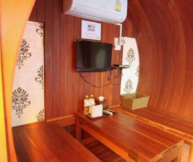 Hotelli Tonaor On The Beach Resort&restaurant