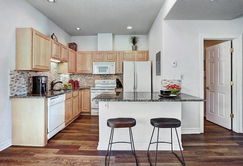 Kingdom Park Townhomes 830