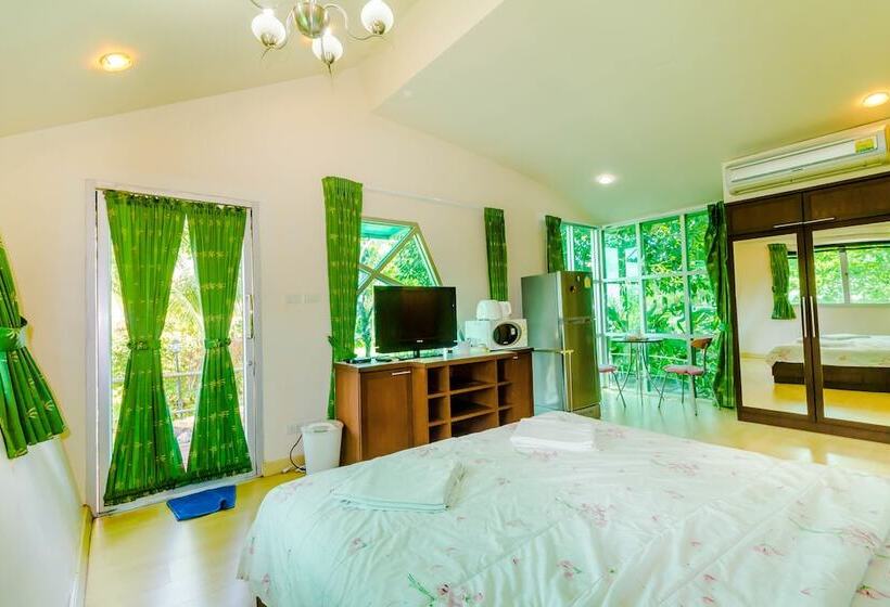 ペンション Chalong Hill Tropical Garden Homes