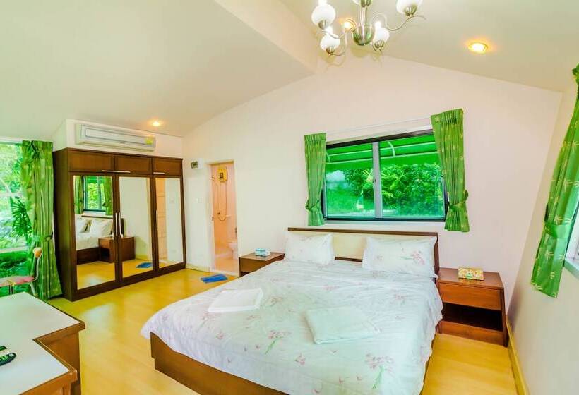 ペンション Chalong Hill Tropical Garden Homes