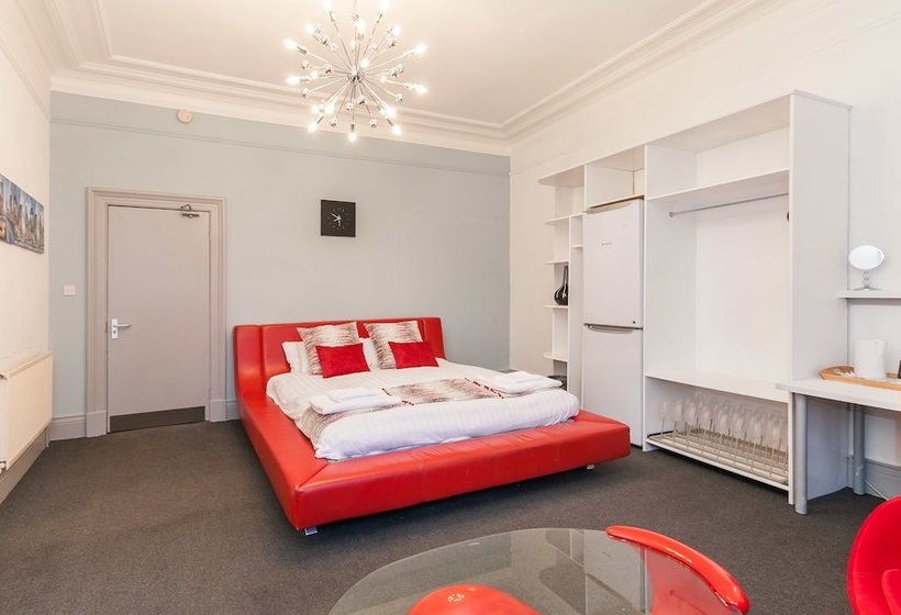 بنسيون Oakshaw Guesthouse  Glasgow Airport