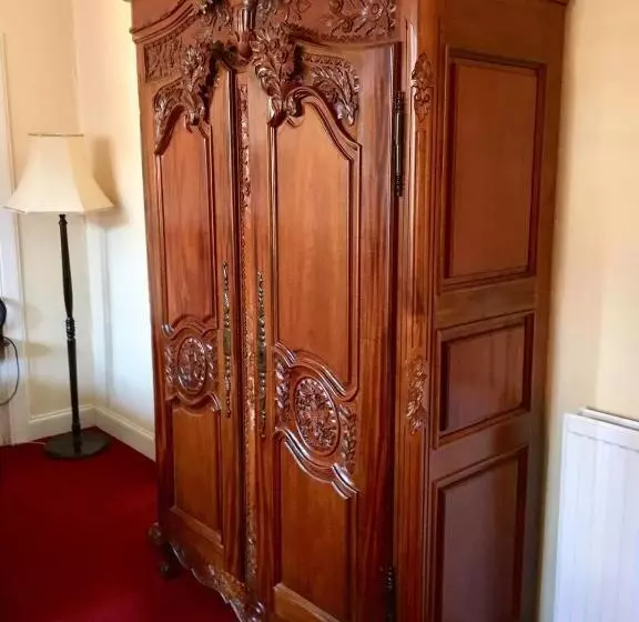 تختخواب و صبحانه Rowanbank House