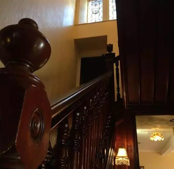 تختخواب و صبحانه Rowanbank House