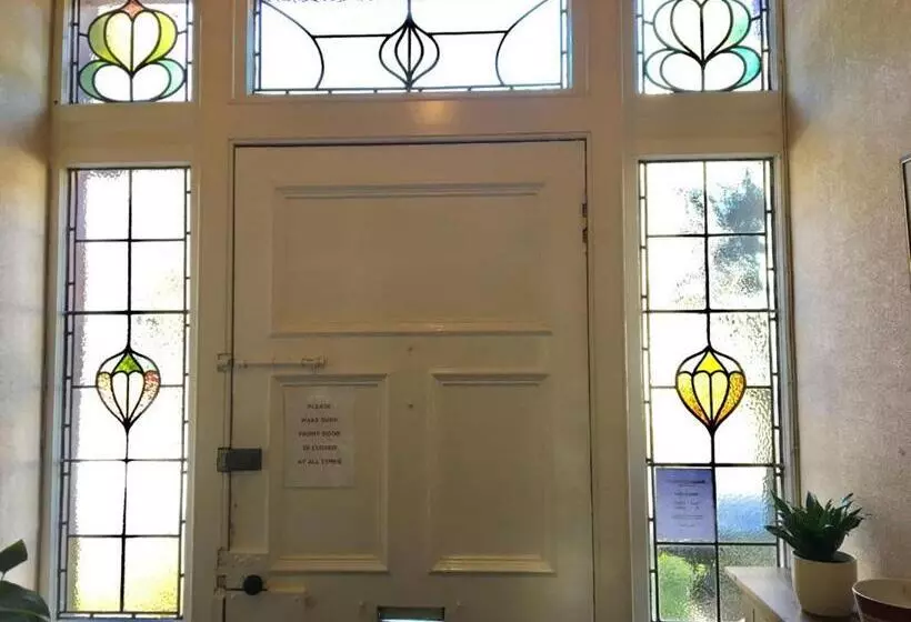 تختخواب و صبحانه Rowanbank House