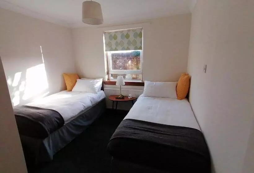 تختخواب و صبحانه Rowanbank House