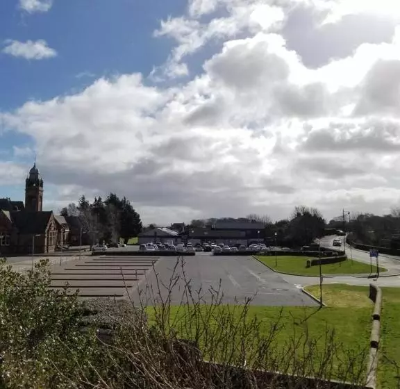 تختخواب و صبحانه Rowanbank House