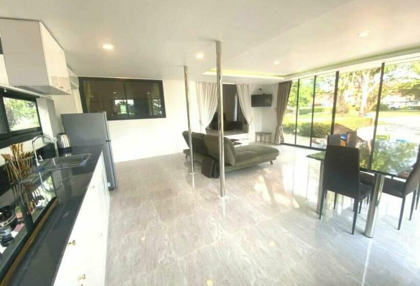 هتل Baan Golden Resort & Residences