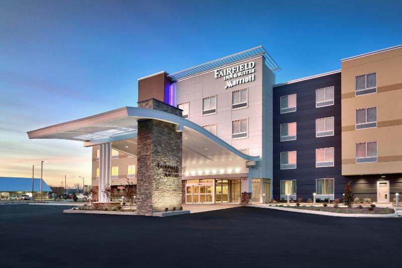 هتل Fairfield Inn & Suites By Marriott Fort Smith