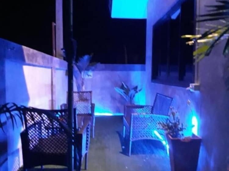 בית מלון כפרי The Beach House Bungalows