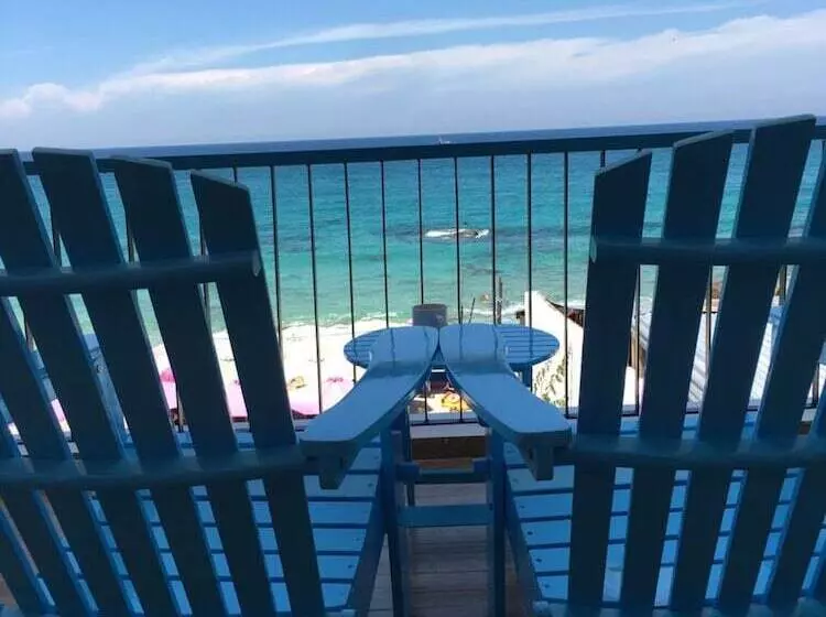 پانسیون Blue Anchor Lodge & Cafebinh Ba Island