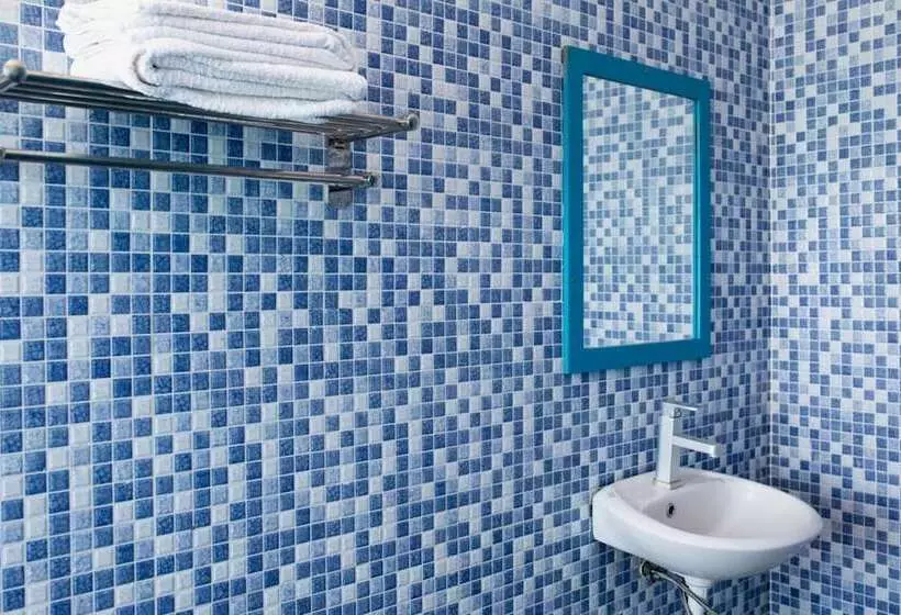 پانسیون Blue Anchor Lodge & Cafebinh Ba Island