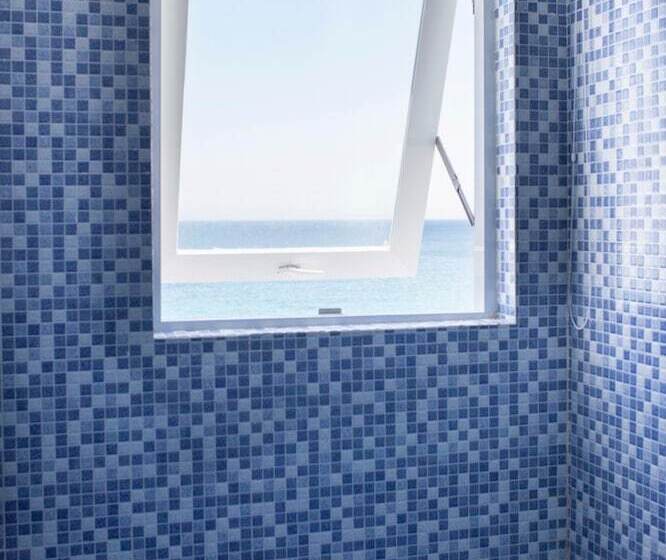 پانسیون Blue Anchor Lodge & Cafebinh Ba Island