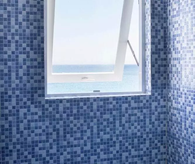 پانسیون Blue Anchor Lodge & Cafebinh Ba Island