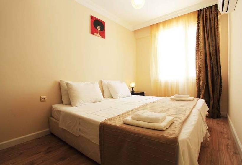 ユースホステル Zebra  Alsancak