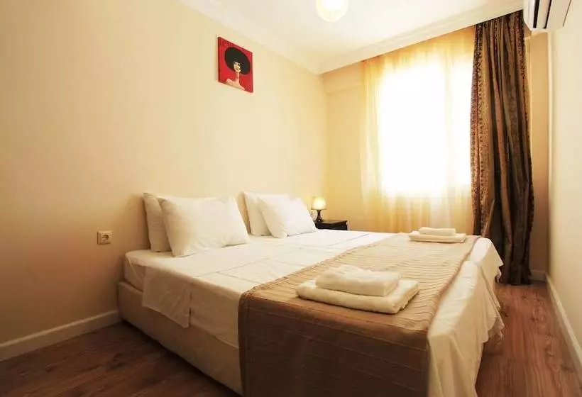 هاستل Zebra  Alsancak