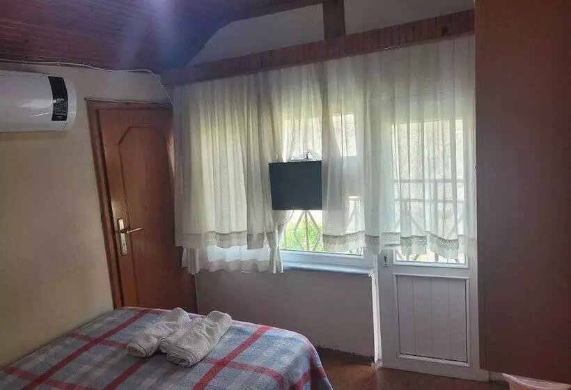 Hotelli Kristal Pansiyon