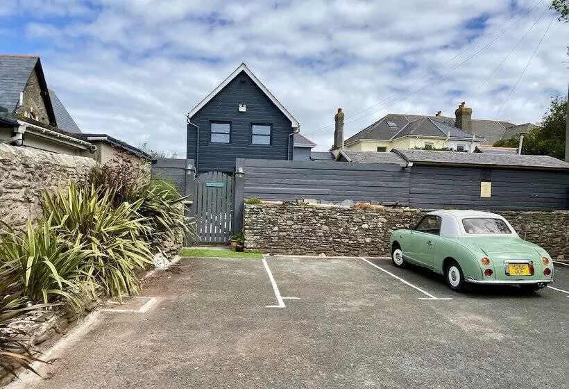 Brightham House Boutique B&b   Adults Only