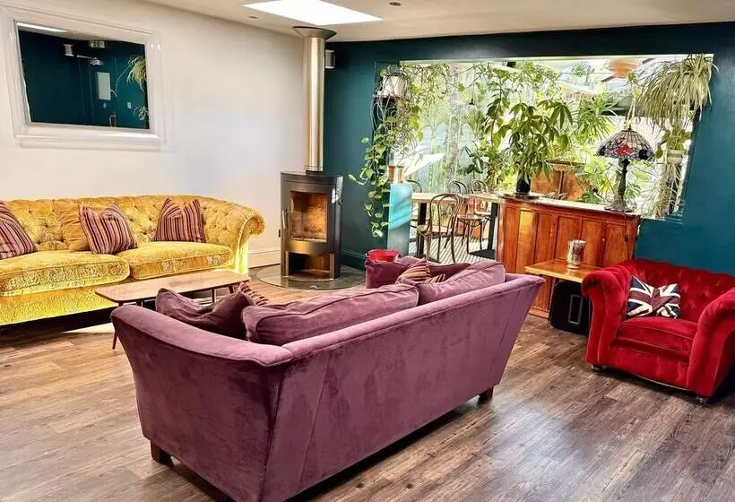 Brightham House Boutique B&b   Adults Only