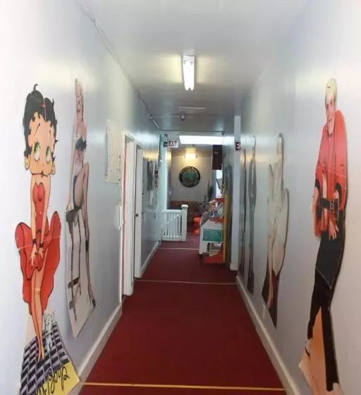 Hollywood Highland Hotel And Hostel