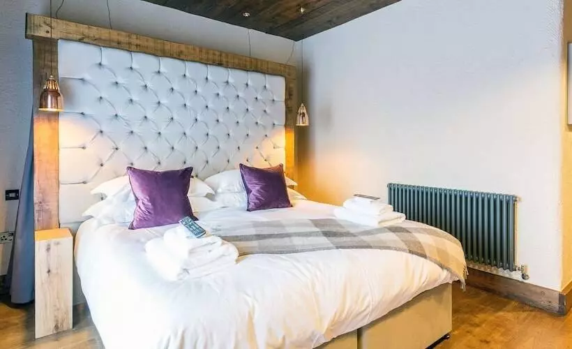 مسافرخانه The Cow Dalbury