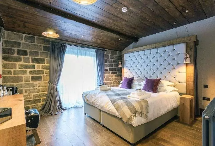 مسافرخانه The Cow Dalbury