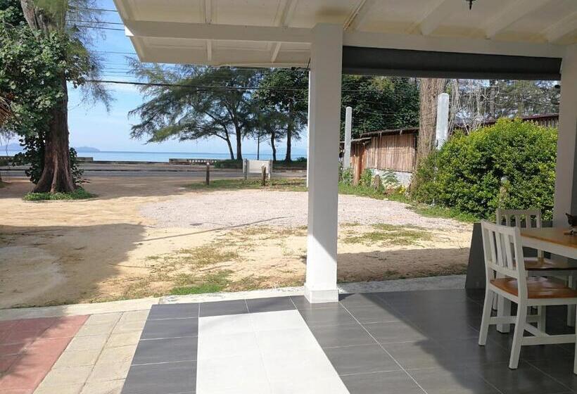 هتل Blue Shore Cottage