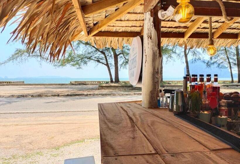 هتل Blue Shore Cottage