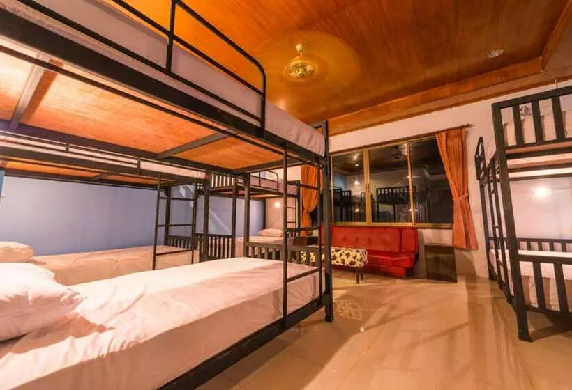 ホテル Goodtime Beach Hostel   Adults Only