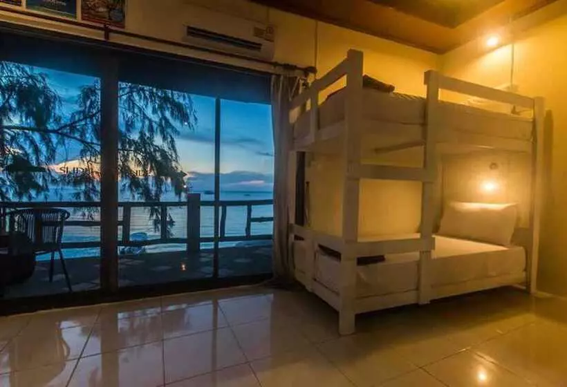 ホテル Goodtime Beach Hostel   Adults Only